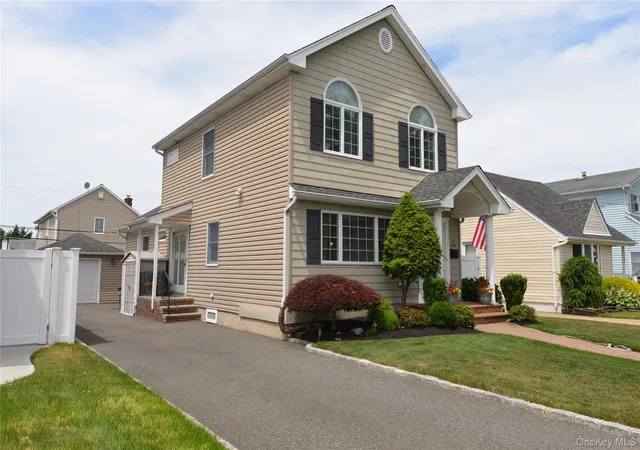 2nd image of 2698 Rosebud Ave, Hempstead, NY 11566 | MLS# 1016090
