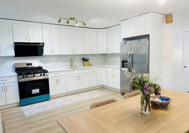 Photo 3 of Sale Pending at 5815 205th Street, New York, NY 11364 | MLS# 1016104 | Listing updated on 2026-08-23