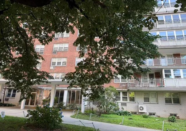 3rd image of 138-10 Franklin Ave #12D, Flushing, NY 11355 | MLS# 1016106