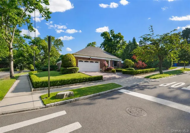 Photo 3 of Single family home for sale at 105 Park Ln, Little Neck, NY 11363 | MLS# 1016111 | Listing updated on 2026-08-17