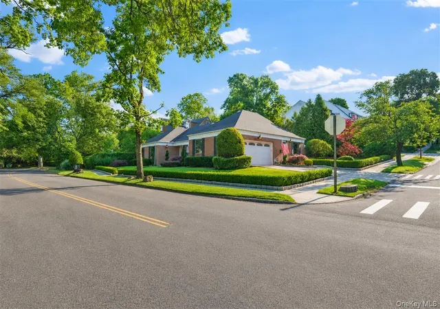 Photo 3 of Single family home for sale at 105 Park Ln, Little Neck, NY 11363 | MLS# 1016111 | Listing updated on 2026-08-17
