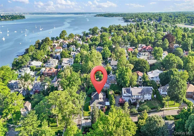 50th image of 105 Park Ln, Little Neck, NY 11363 | MLS# 1016111