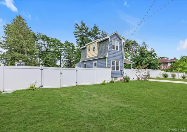 1st image of 15 Saint Johns Pl, West Babylon, NY 11704 | MLS# 1016115