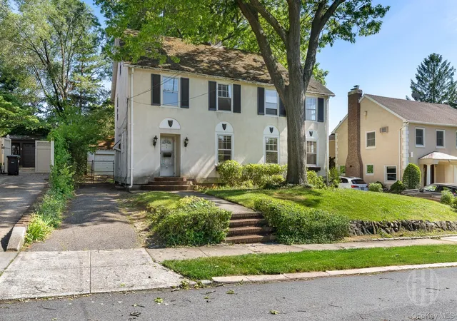 1st image of 12 Carolina Rd, Little Neck, NY 11362 | MLS# 1016122