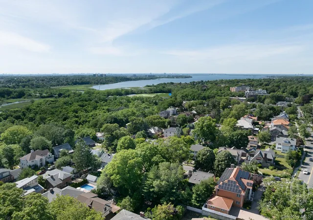 26th image of 12 Carolina Rd, Little Neck, NY 11362 | MLS# 1016122