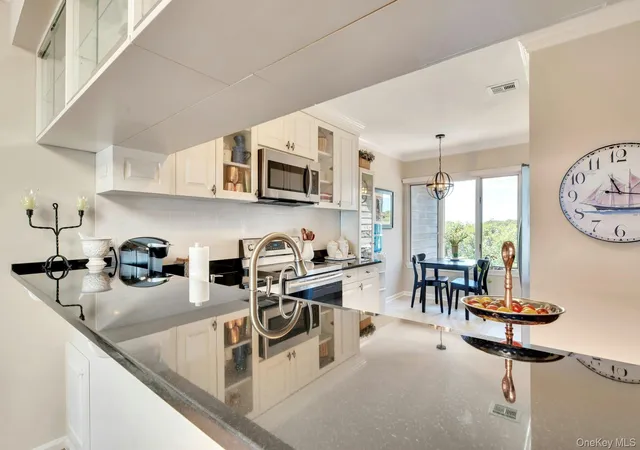 5th image of 215 Fox Hill Dr, Riverhead, NY 11933 | MLS# 1016145