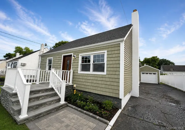 4th image of 541 N Indiana Ave, Babylon, NY 11757 | MLS# 1016149