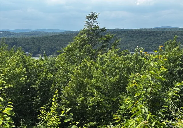 14th image of 560 Oscawana Lake Rd, Putnam Valley, NY 10579 | MLS# 1016169