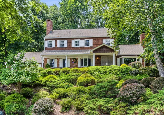 2nd image of 6 Woodcock Rd, West Nyack, NY 10994 | MLS# 1016192