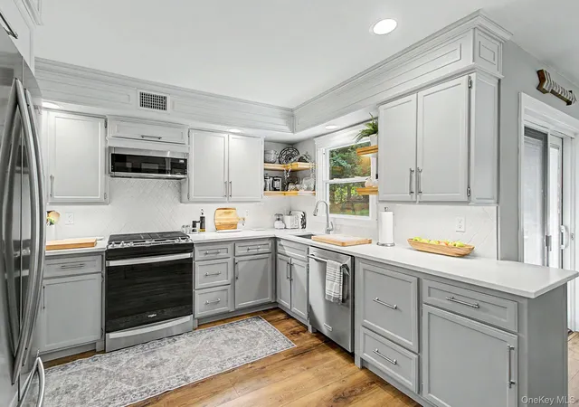 Photo 3 of Sale Pending at 6 Woodcock Rd, West Nyack, NY 10994 | MLS# 1016192 | Listing updated on 2026-08-11