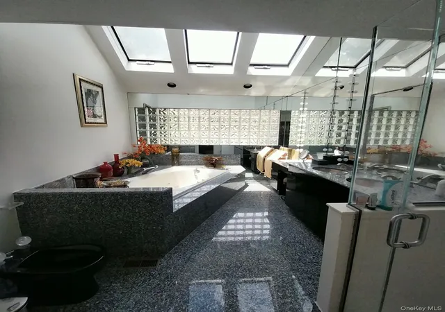Listing Photo 5 - Condo for sale in building located at 12 The Gln Ln, Oyster Bay, NY 11545 - Unit #12