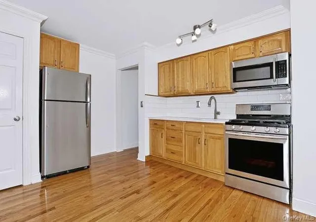 Photo 3 of Sale Pending at 233 N Middletown Rd #D, Orangetown, NY 10965 | MLS# 1016203 | Listing updated on 2026-09-02