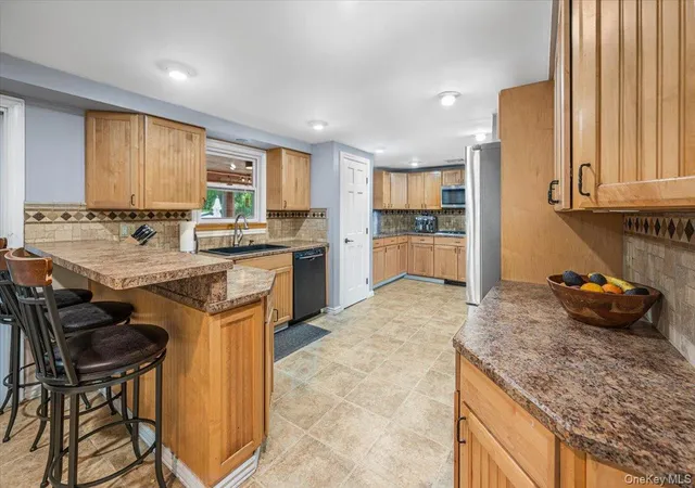 4th image of 35 Washington Heights St, Selden, NY 11784 | MLS# 1016214