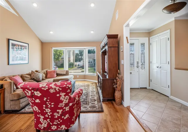 Photo 4 of Sale Pending at 678 Carlyle Ave, Franklin Square, NY 11010 | MLS# 1016215 | Listing updated on 2026-07-08