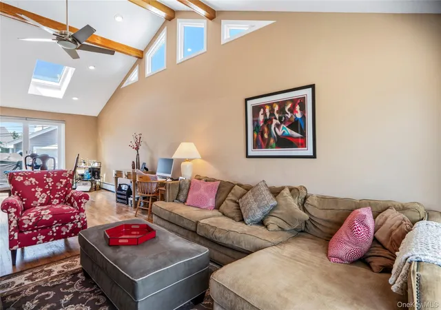Photo 5 of Sale Pending at 678 Carlyle Ave, Franklin Square, NY 11010 | MLS# 1016215 | Listing updated on 2026-07-08