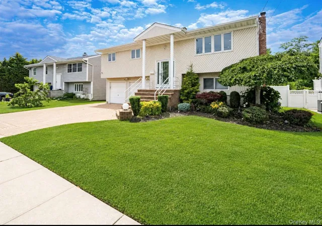 Photo 2 of Sale Pending at 3824 Illona Ln, Hempstead, NY 11572 | MLS# 1016230 | Listing updated on 2026-09-14