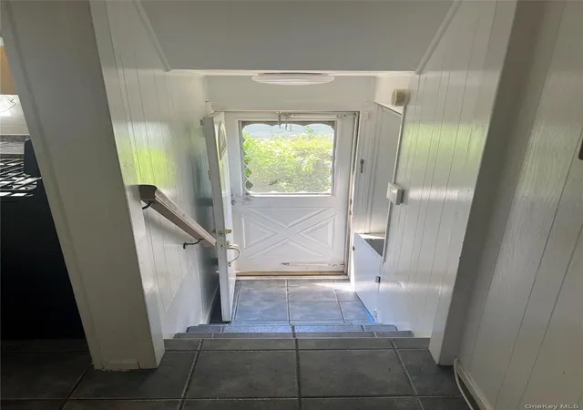 3rd image of 27 Wellington Pl, Babylon, NY 11701 | MLS# 1016251