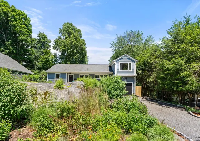 Homes for sale in Greenburgh, NY | 170 Crest Dr, Greenburgh, NY 10591 | MLS# 1016265