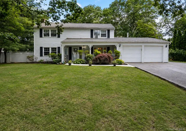 Single family home for sale at 20 Spaulding Ln, Brookhaven, NY 11790 | MLS# 1016276