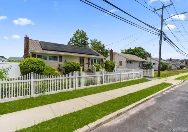 2nd image of 3414 Great Neck Rd, Babylon, NY 11701 | MLS# 1016284