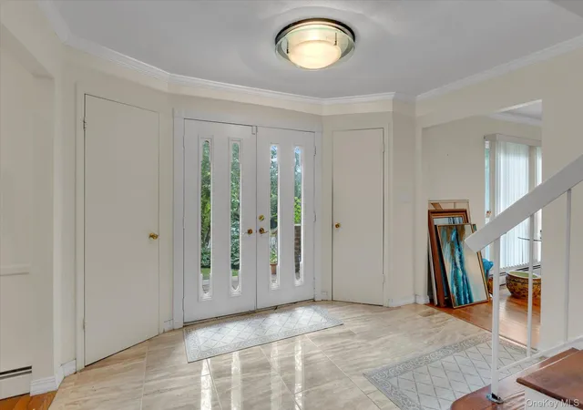 Photo 3 of Sale Pending at 17 Calumet Dr, Huntington, NY 11746 | MLS# 1016292 | Listing updated on 2026-10-01