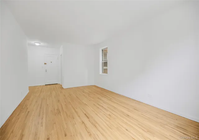 3rd image of 640 W 231St St #3E, Bronx, NY 10463 | MLS# 1016309