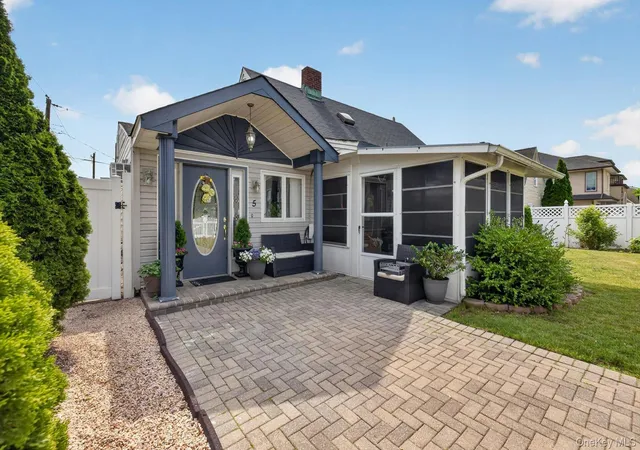 Photo 3 of Sale Pending at 5 Long Ln, Hempstead, NY 11756 | MLS# 1016310 | Listing updated on 2026-08-27