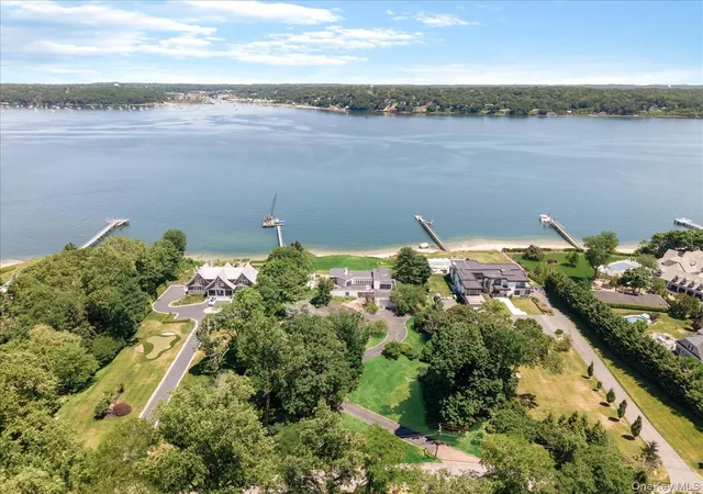 Photo 3 of Single family home for sale at 2 Todd Dr, North Hempstead, NY 11050 | MLS# 1016333 | Listing updated on 2026-09-28