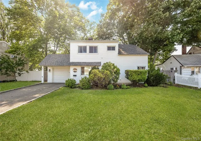 Homes for sale in Hempstead, NY | 201 Cypress Ln W, Hempstead, NY 11590 | MLS# 1016335