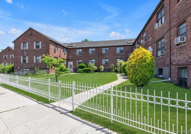 Photo 3 of Condo for sale at 20106 Rocky Hl Rd #6G2, Bayside, NY 11361 | MLS# 1016342 | Listing updated on 2026-09-17