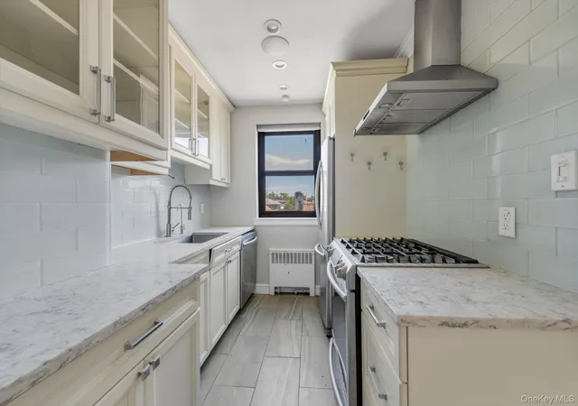 Listing Photo 5 - Condo for sale in building located at 20106 Rocky Hl Rd, New York, NY 11361 - Unit #6G2