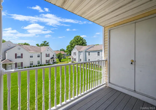 Listing Photo 2 - Condo for sale in building located at 124 Fairview Cir, Brookhaven, NY 11953 - Unit #
