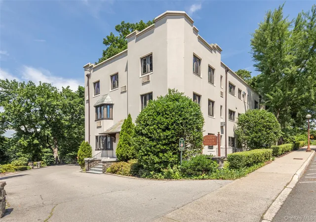 Homes for sale in Eastchester, NY | 17 Beechtree Lane, Eastchester, NY 10708 | Houzeo