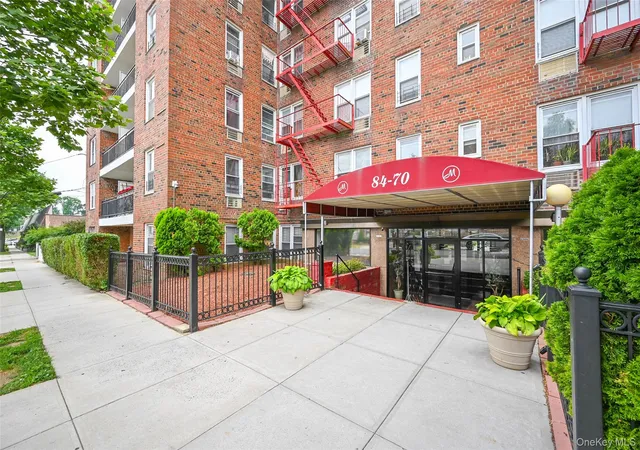 Homes for sale in New York, NY | 84-70 129Th St #6C, New York, NY 11415 | MLS# 1016350