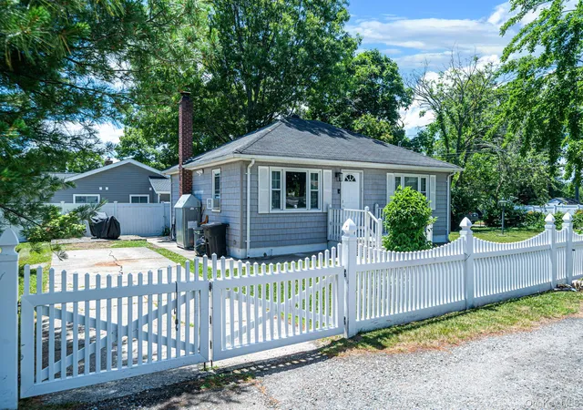 3rd image of 14 Pinelawn Ave, Farmingville, NY 11738 | MLS# 1016357