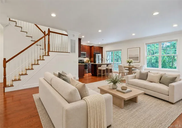 Listing Photo 5 - Condo for sale in building located at 15 Hidden Ridge Ct, Scarsdale, NY 10583