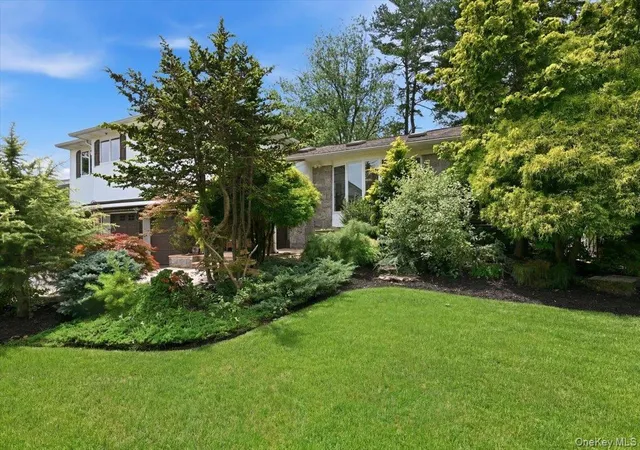Homes for sale in Oyster Bay, NY | 15 Seneca Pl, Oyster Bay, NY 11753 | MLS# 1016378