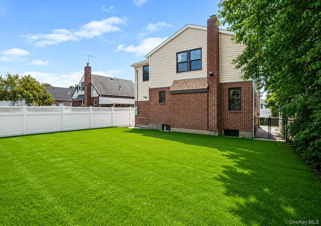 Photo 3 of Single family home for sale at 41 Kingston St, Hempstead, NY 11003 | MLS# 1016382 | Listing updated on 2026-09-15
