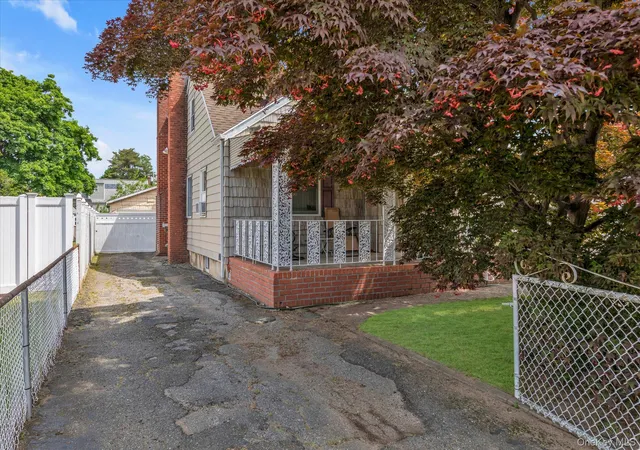 15th image of 20 Francine Dr N, Massapequa, NY 11758 | MLS# 1016384