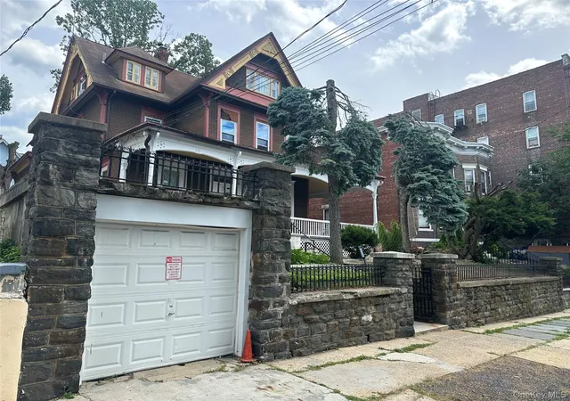 2nd image of 121 N Terrace Ave, Mount Vernon, NY 10550 | MLS# 1016404