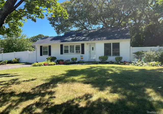 Photo 1 of Single family home for sale at 7 Squires Ave, Brookhaven, NY 11776 | MLS# 1016408 | Listing updated on 2026-09-02