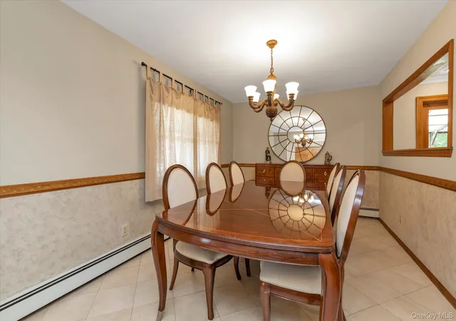3rd image of 7 Freedom Ct, Babylon, NY 11702 | MLS# 1016410