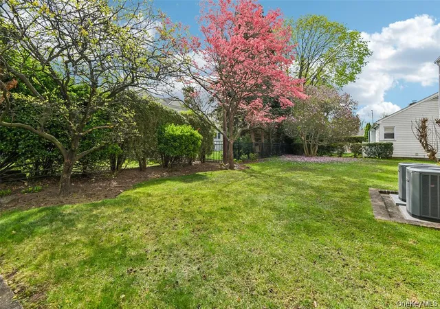 4th image of 221 Kensington Rd, Hempstead, NY 11530 | MLS# 1016423