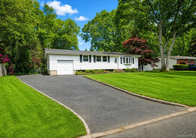 2nd image of 16 Lodge Ln, East Setauket, NY 11733 | MLS# 1016432