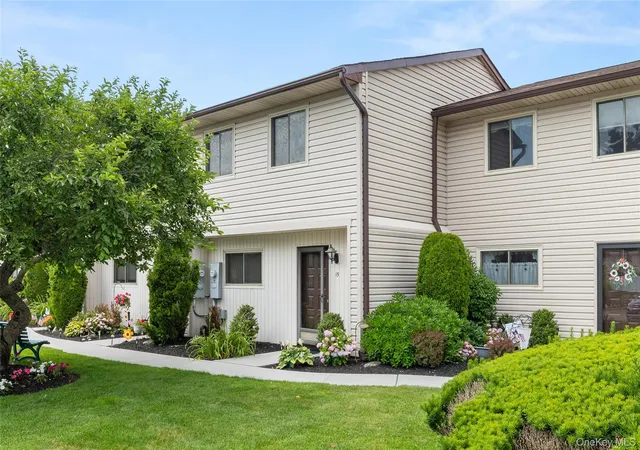 2nd image of 650 Newbridge Rd #15, Hempstead, NY 11554 | MLS# 1016439
