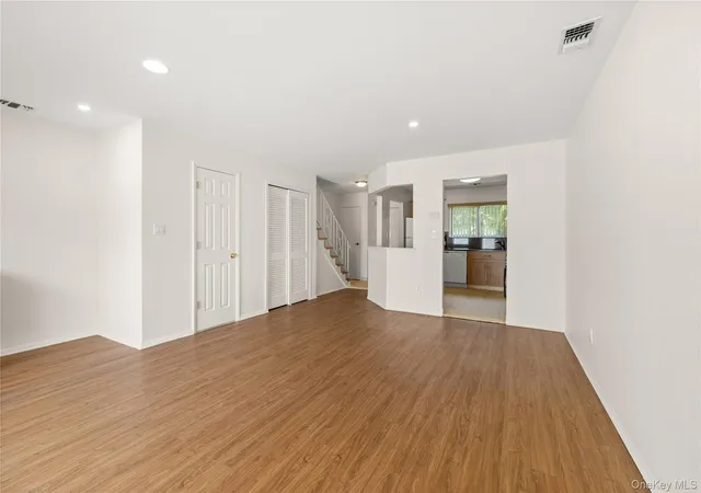 5th image of 650 Newbridge Rd #15, Hempstead, NY 11554 | MLS# 1016439
