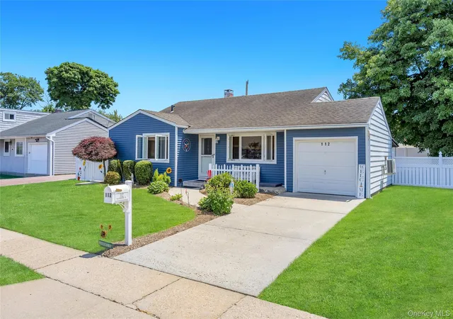 4th image of 112 Washington St, Farmingdale, NY 11735 | MLS# 1016443