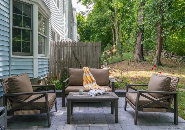 3rd image of 9 Windsor Ct, Poughkeepsie, NY 12601 | MLS# 1016444