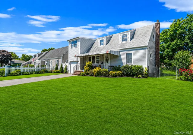 1st image of 168 W 21st St, Babylon, NY 11729 | MLS# 1016446