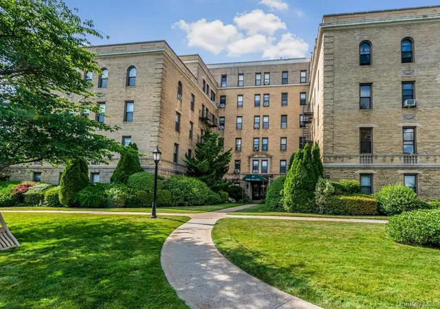 2nd image of 43 Calton Rd #2J, New Rochelle, NY 10804 | MLS# 1016448